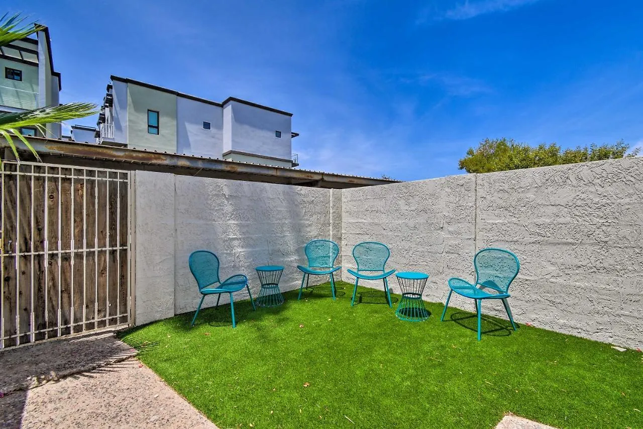 펜션 Scottsdale Townhome With Pool Access, Near Old Town!