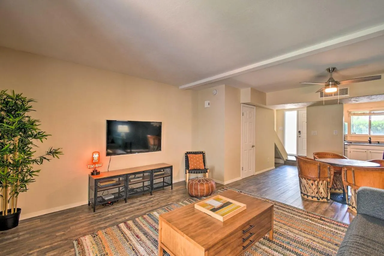 Scottsdale Townhome With Pool Access, Near Old Town! 미국