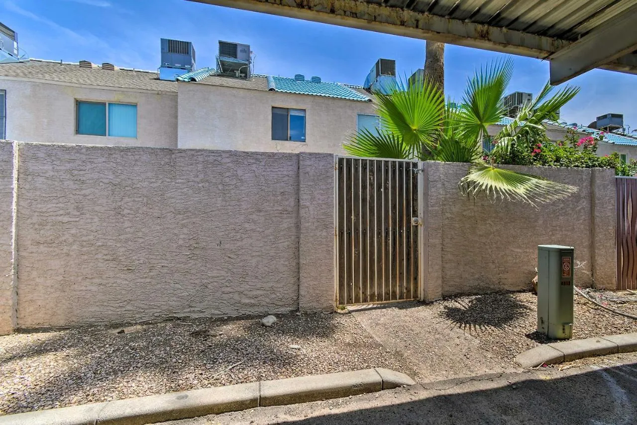 펜션 Scottsdale Townhome With Pool Access, Near Old Town! 미국