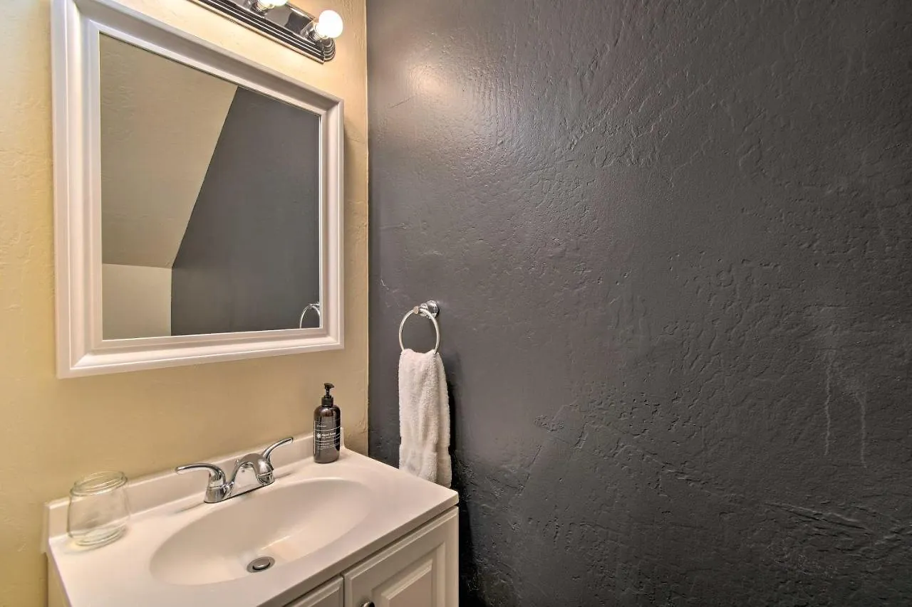 Scottsdale Townhome With Pool Access, Near Old Town! 0*,  미국