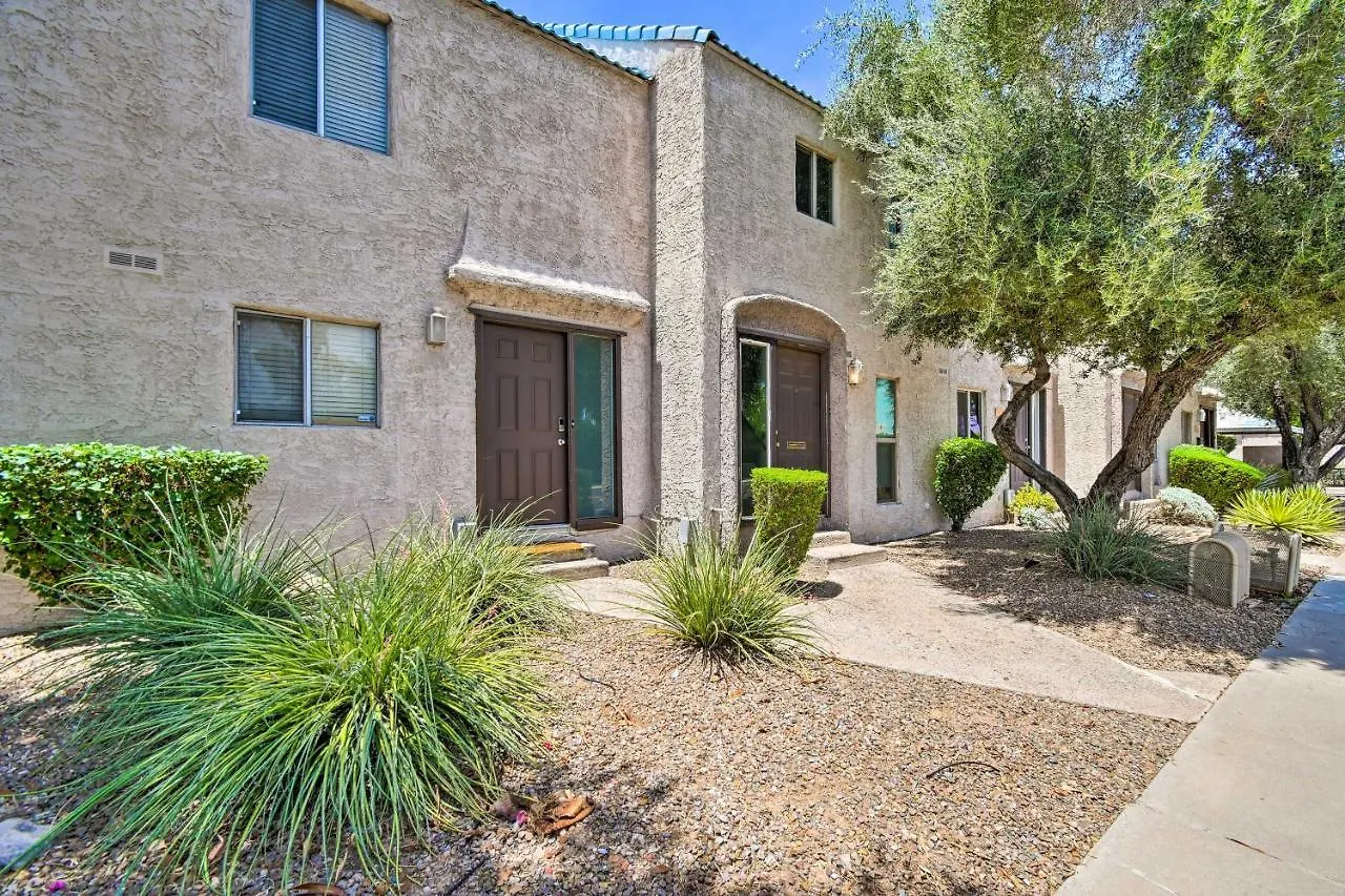 펜션 Scottsdale Townhome With Pool Access, Near Old Town!