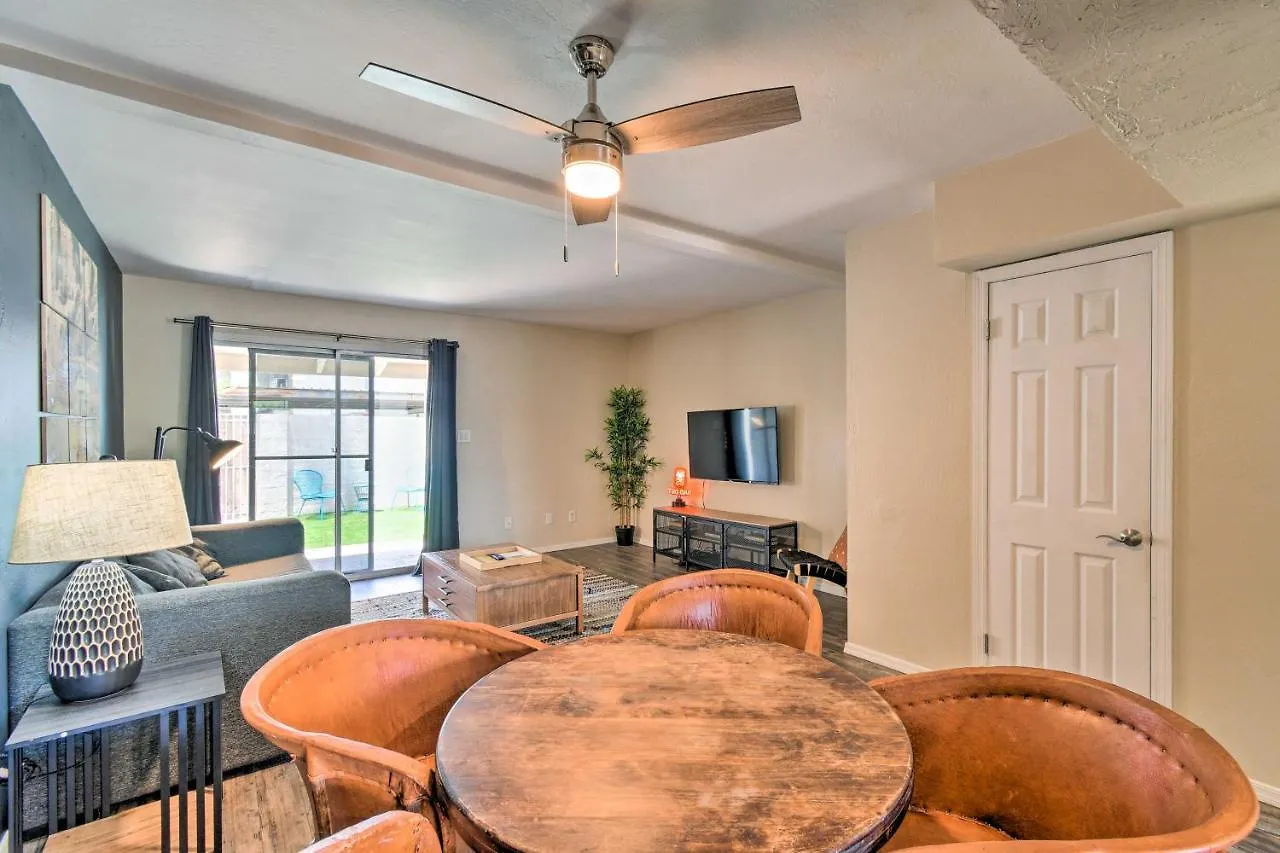 Scottsdale Townhome With Pool Access, Near Old Town!