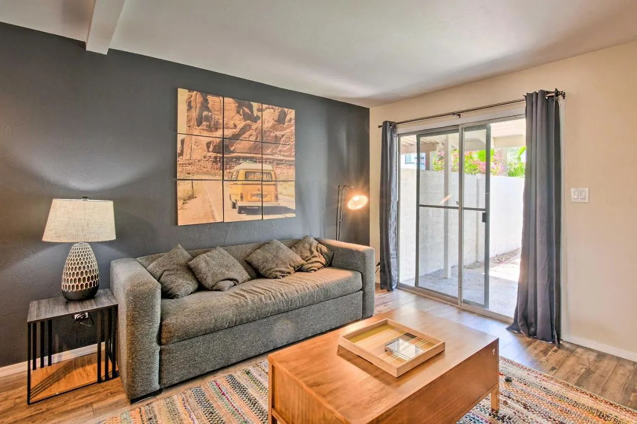 Scottsdale Townhome With Pool Access, Near Old Town! 펜션